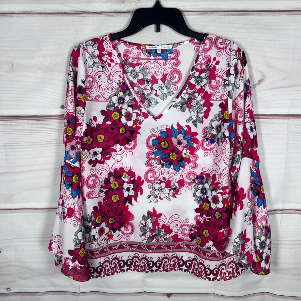 Violet + Claire Top Womens Small Pink Floral Bell Sleeve V-Neck Boho Blouse